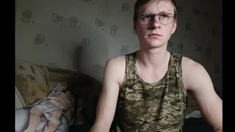 Snapshot of pinochetti chatting on January 1, 9:20 pm Incubus online show from January 1, 9:20 pm