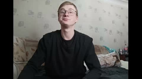 Snapshot of pinochetti chatting on January 2, 9:39 pm Incubus online show from January 2, 9:39 pm