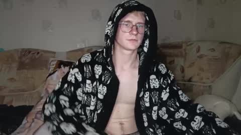 Snapshot of pinochetti chatting on January 3, 11:01 pm Incubus online show from January 3, 11:01 pm