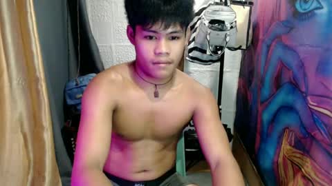 Snapshot of pinoy_shyboy69 chatting on June 24, 9:47 pm pinoy_shyboy69 online show from June 24, 9:47 pm