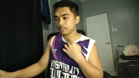 Snapshot of pinoyadriannexxx chatting on December 4, 2:43 am Adrianne online show from December 4, 2:43 am