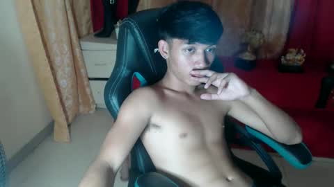 Snapshot of pinoyhotprincexxx chatting on November 12, 11:10 am pinoyhotprincexxx online show from November 12, 11:10 am