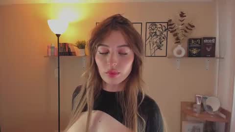 Emma online show from February 9, 10:43 pm