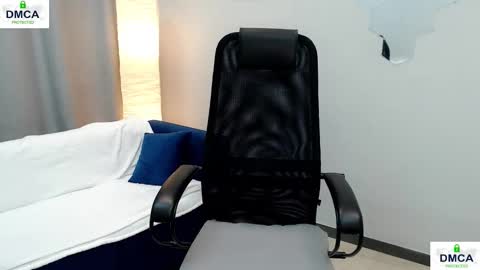 Snapshot of pion_s chatting on November 11, 5:29 am Bella online show from November 11, 5:29 am