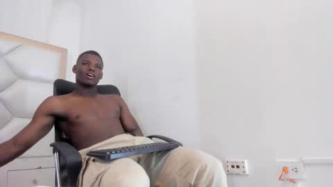 Snapshot of pipeking20 chatting on February 18, 4:36 pm P I P E online show from February 18, 4:36 pm