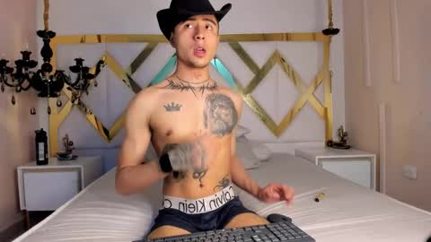piperrcry online show from October 22, 4:57 am