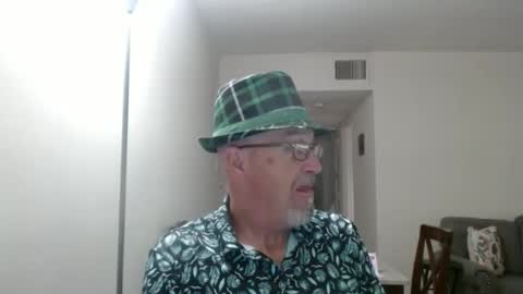 Snapshot of pipewizard chatting on September 30, 10:59 pm pipewizard online show from September 30, 10:59 pm