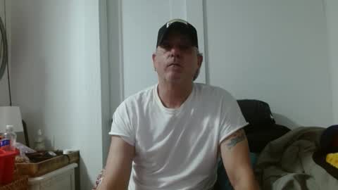 Snapshot of pirate334 chatting on May 11, 8:17 pm pirate334 online show from May 11, 8:17 pm
