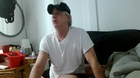Snapshot of pirate334 chatting on May 12, 3:20 pm pirate334 online show from May 12, 3:20 pm