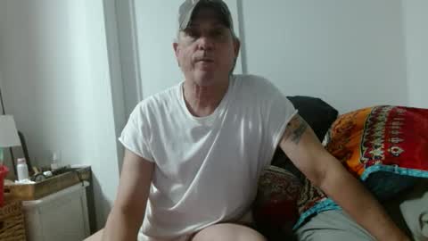 Snapshot of pirate334 chatting on May 18, 5:46 am pirate334 online show from May 18, 5:46 am