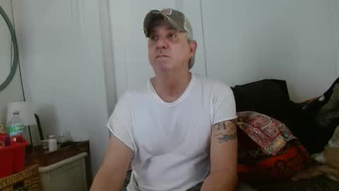 Snapshot of pirate334 chatting on May 19, 5:08 pm pirate334 online show from May 19, 5:08 pm