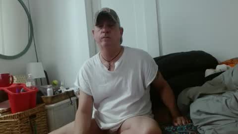 Snapshot of pirate334 chatting on May 27, 3:42 pm pirate334 online show from May 27, 3:42 pm