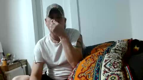 Snapshot of pirate334 chatting on June 8, 5:08 am pirate334 online show from June 8, 5:08 am