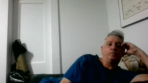Snapshot of pirate334 chatting on July 28, 2:40 am pirate334 online show from July 28, 2:40 am