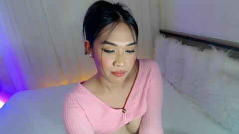 Snapshot of piroulita chatting on February 12, 11:07 am Ari online show from February 12, 11:07 am