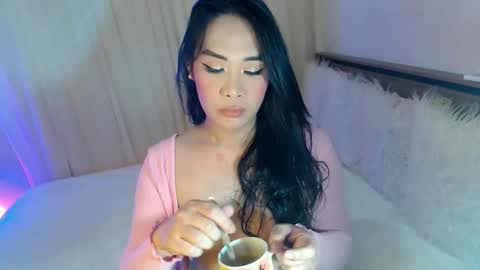 Snapshot of piroulita chatting on December 21, 5:25 am Ari online show from December 21, 5:25 am