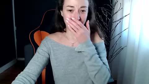 piscesgirl06 online show from December 14, 6:13 am