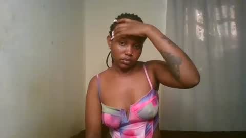 Snapshot of pixie_roman chatting on February 5, 6:24 am Majesty online show from February 5, 6:24 am