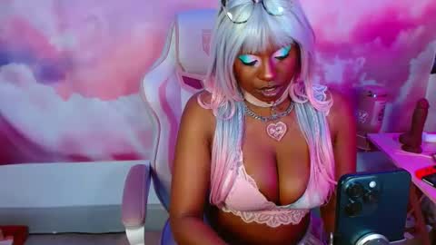 Thekawaiidomme online show from February 3, 3:38 pm