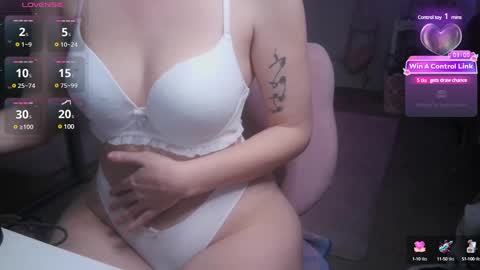 Snapshot of pixiebunnie_x chatting on February 21, 12:16 am Pixie online show from February 21, 12:16 am