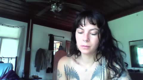 Snapshot of pixiecatfairy chatting on November 18, 3:01 am pixiecatfairy online show from November 18, 3:01 am