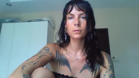 Snapshot of pixiecatfairy chatting on March 6, 6:10 am pixiecatfairy online show from March 6, 6:10 am