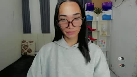 pixiedoll_ online show from December 21, 11:01 pm