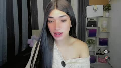 pixiedoll_ online show from July 30, 6:34 am