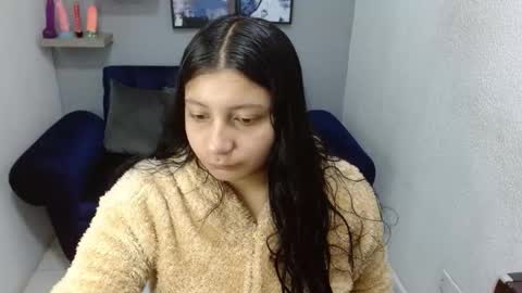 pixiefuckbooty online show from November 25, 12:27 pm