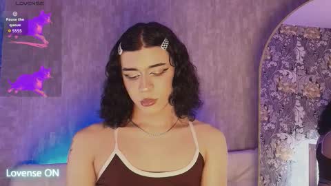 Snapshot of pixy_20 chatting on December 17, 2:39 am cris online show from December 17, 2:39 am