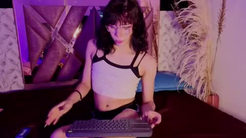 cris online show from June 9, 6:41 pm