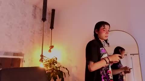 cris online show from June 21, 4:42 pm