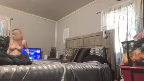 pizzedwife online show from July 11, 1:47 pm