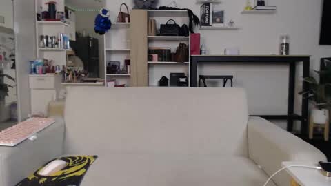 Snapshot of plasticgirll chatting on February 14, 5:25 pm plasticgirll online show from February 14, 5:25 pm