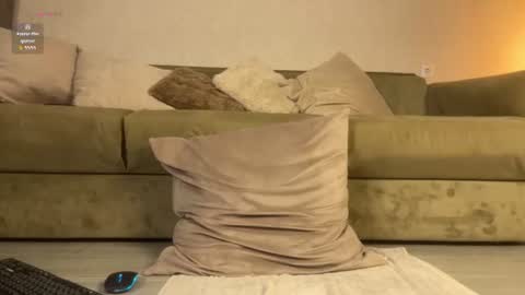 play_me_softly online show from August 3, 9:04 am