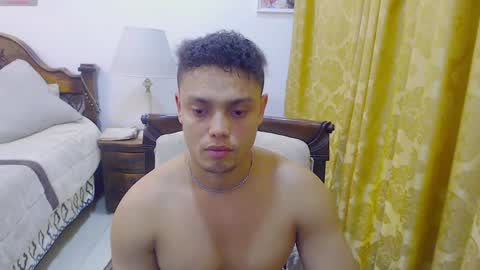 Snapshot of playboy_sex6 chatting on February 6, 12:54 am PETER online show from February 6, 12:54 am