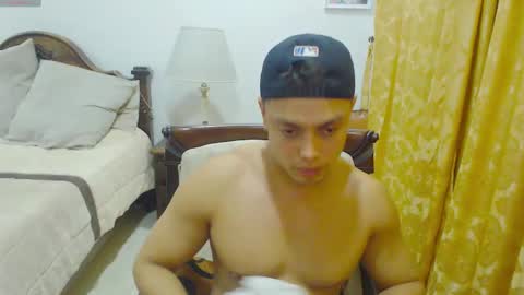 Snapshot of playboy_sex6 chatting on February 13, 12:46 am PETER online show from February 13, 12:46 am