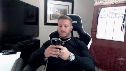 Snapshot of player2pawns chatting on December 5, 5:06 pm Player online show from December 5, 5:06 pm