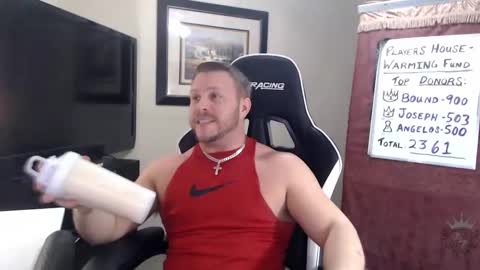 Snapshot of player2pawns chatting on February 11, 4:22 am Player online show from February 11, 4:22 am