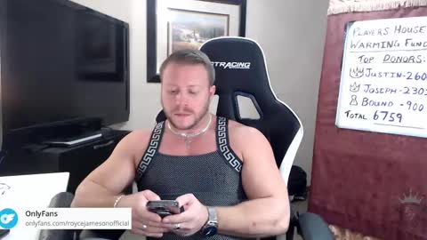 Snapshot of player2pawns chatting on February 14, 6:56 am Player online show from February 14, 6:56 am