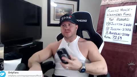 Snapshot of player2pawns chatting on February 21, 6:40 am Player online show from February 21, 6:40 am