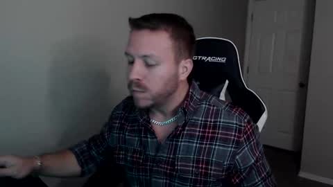 Snapshot of player2pawns chatting on October 30, 12:45 am Player online show from October 30, 12:45 am