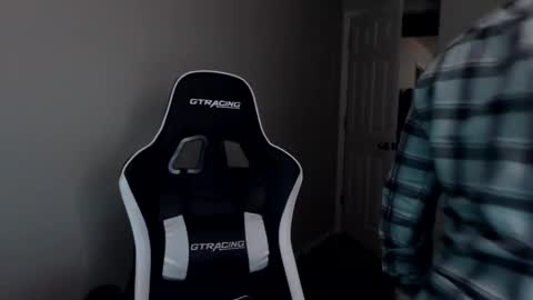 Snapshot of player2pawns chatting on November 12, 5:52 am Player online show from November 12, 5:52 am