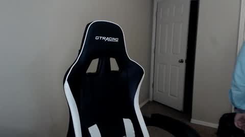 Player online show from February 1, 5:06 am