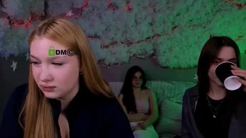 Sophie online show from March 8, 8:23 pm