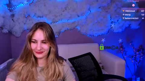 Sophie online show from June 11, 2:53 am