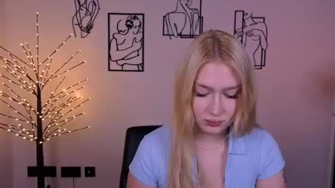 Sophie online show from July 23, 7:45 pm