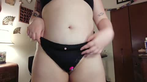 playfulxxcutie online show from June 21, 12:57 am