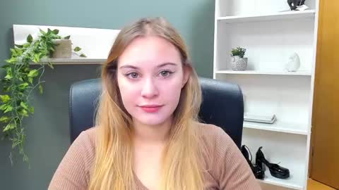 Snapshot of playgirl_valeria chatting on January 12, 7:32 am Valeria online show from January 12, 7:32 am