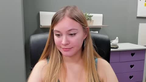 Snapshot of playgirl_valeria chatting on February 9, 2:29 pm Valeria online show from February 9, 2:29 pm